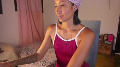 Mia Sandoval online show from 28, 4, 2026