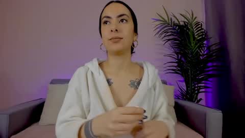 Sarah Luna online show from 30, 4, 2026