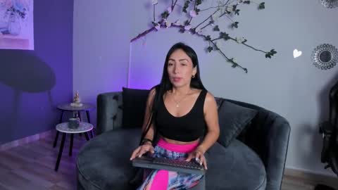 mia_davis__ online show from 12, 3, 2026