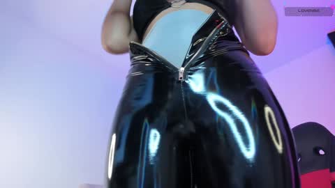 Mia online show from 2, 2, 2025