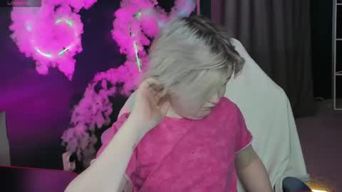 Mia online show from 3, 5, 2026