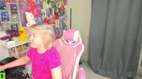 Mia online show from 4, 5, 2026