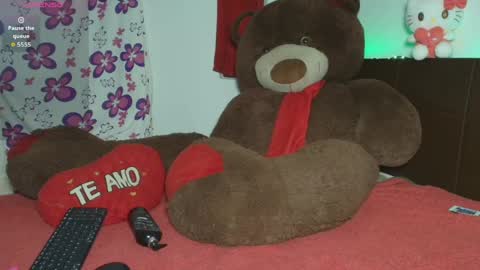 Snapshot of mia_fernand chatting on 28, 4, 2026 mia_fernand online show from 28, 4, 2026
