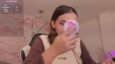 Mia online show from 3, 3, 2026