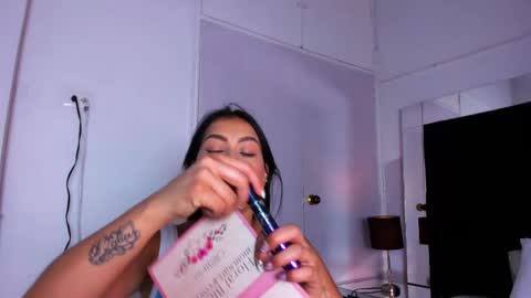 Snapshot of mia_garcia2 chatting on 21, 2, 2025 MIA online show from 21, 2, 2025