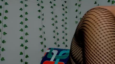 Snapshot of mia_garcia2 chatting on 12, 10, 2025 MIA online show from 12, 10, 2025