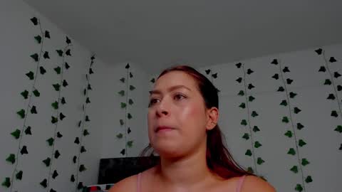 Snapshot of mia_garcia2 chatting on 22, 10, 2025 MIA online show from 22, 10, 2025