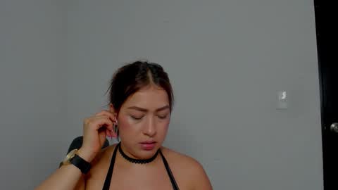 Snapshot of mia_garcia2 chatting on 22, 11, 2025 MIA online show from 22, 11, 2025