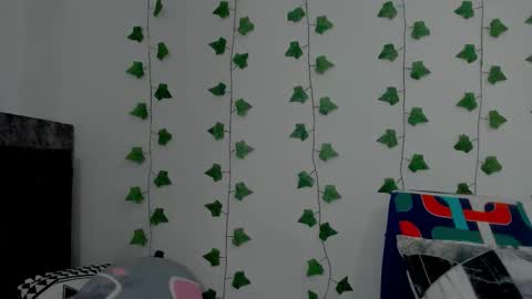 Snapshot of mia_garcia2 chatting on 13, 12, 2025 MIA online show from 13, 12, 2025