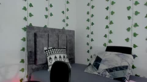 Snapshot of mia_garcia2 chatting on 22, 4, 2026 MIA online show from 22, 4, 2026