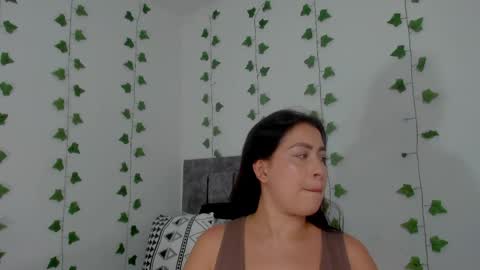 Snapshot of mia_garcia2 chatting on 8, 5, 2026 MIA online show from 8, 5, 2026