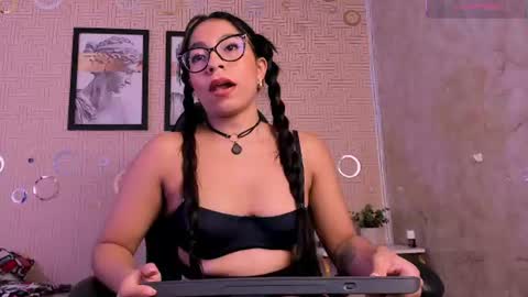 Snapshot of mia_gothzx chatting on 3, 8, 2026 Mia online show from 3, 8, 2026