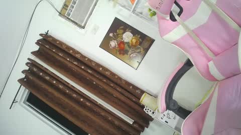 Snapshot of mia_kiss_lashes chatting on 8, 2, 2026 Your Pretty Petite Mia online show from 8, 2, 2026