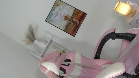 Snapshot of mia_kiss_lashes chatting on 25, 2, 2026 Your Pretty Petite Mia online show from 25, 2, 2026