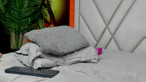 mia_kleim1 online show from 12, 3, 2026