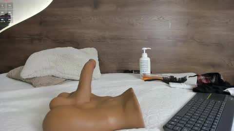 mia_lacy online show from 12, 3, 2025