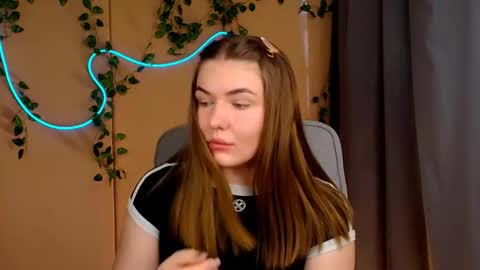 mia_lemm online show from 6, 5, 2026