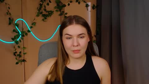 mia_lemm online show from 7, 5, 2026