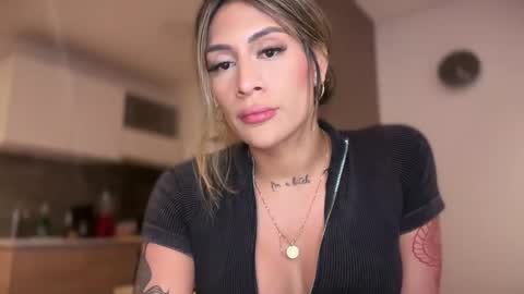 Snapshot of mia_mattel chatting on 12, 3, 2026 333 online show from 12, 3, 2026