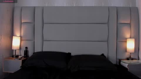    online show from 25, 11, 2025