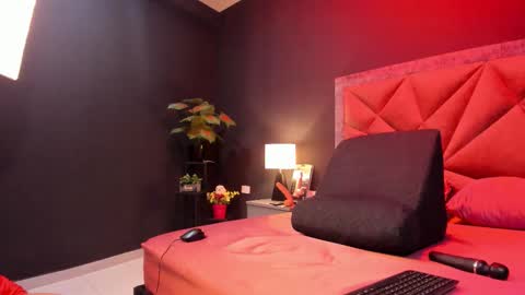 MIA  online show from 24, 9, 2025