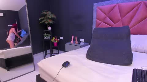 MIA  online show from 26, 6, 2026