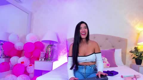 mia montess online show from 10, 4, 2026