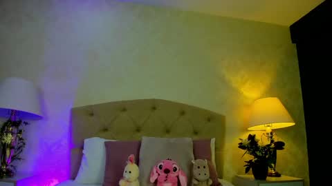 mia montess online show from 30, 4, 2026