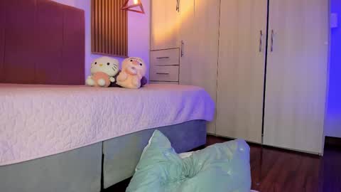 Mia Nevaeh - follow me online show from 20, 11, 2025