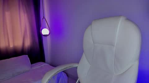 Mia Nevaeh - follow me online show from 7, 2, 2026