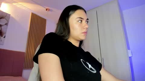 Mia Nevaeh - follow me online show from 1, 4, 2026