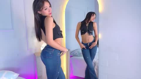 Snapshot of mia_oconner chatting on 12, 9, 2025 mia_oconner online show from 12, 9, 2025