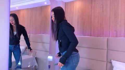 Snapshot of mia_oconner chatting on 28, 9, 2025 mia_oconner online show from 28, 9, 2025