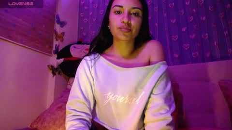 Snapshot of mia_petitebaby chatting on 19, 7, 2026 Ma online show from 19, 7, 2026