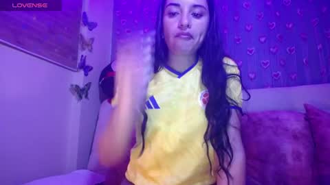 Snapshot of mia_petitebaby chatting on 21, 7, 2026 Ma online show from 21, 7, 2026