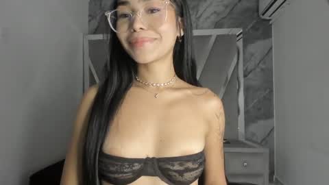 Snapshot of mia_petiteht chatting on 13, 6, 2026 mia_petiteht online show from 13, 6, 2026