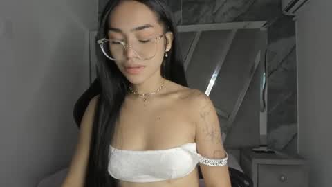 Snapshot of mia_petiteht chatting on 14, 6, 2026 mia_petiteht online show from 14, 6, 2026