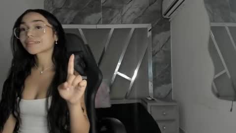 Snapshot of mia_petiteht chatting on 17, 6, 2026 mia_petiteht online show from 17, 6, 2026
