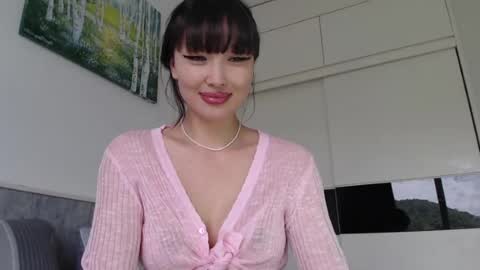 Mia Rie online show from 5, 8, 2026