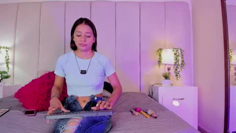 mia rousse25 online show from 18, 9, 2025