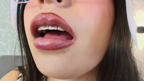 Snapshot of mia_roux13 chatting on 2, 1, 2025 Mia Roux online show from 2, 1, 2025