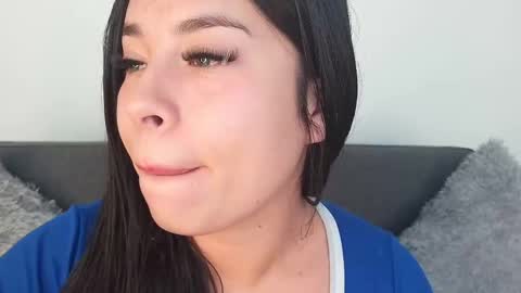 Snapshot of mia_roux13 chatting on 15, 9, 2025 Mia Roux online show from 15, 9, 2025