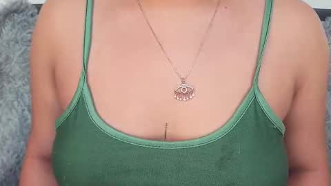 Snapshot of mia_roux13 chatting on 22, 9, 2025 Mia Roux online show from 22, 9, 2025