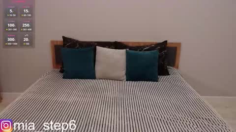 mia_stephan online show from 15, 9, 2025