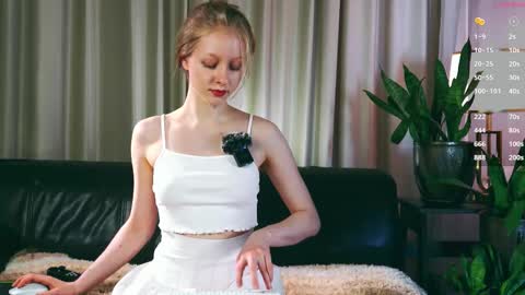 Mia online show from 19, 9, 2025