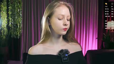 Mia online show from 5, 12, 2025