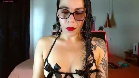MIA  online show from 8, 11, 2025