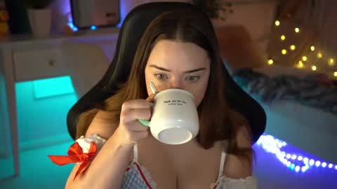 VixenMia online show from 11, 2, 2025