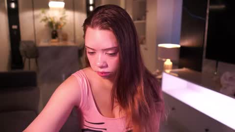 VixenMia online show from 24, 11, 2025