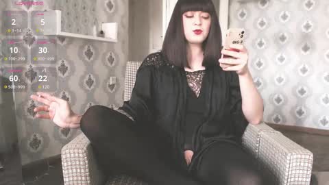 mia_wallase online show from 3, 3, 2025
